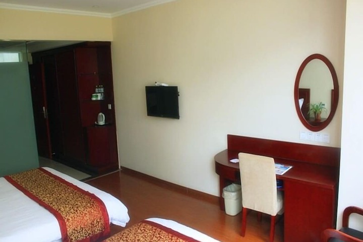 Room 18 of 40