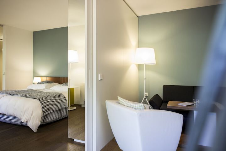 Room 6 of 36