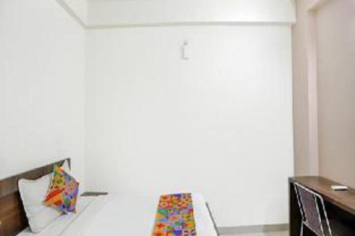Room 9 of 24