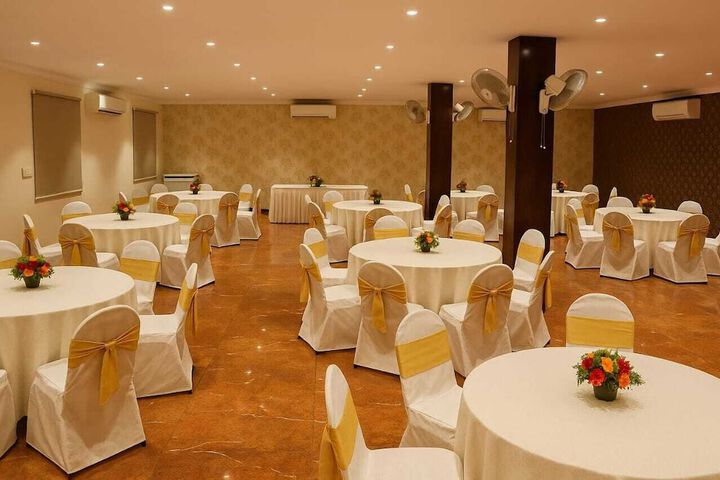 Ballroom/Hall 11 of 11