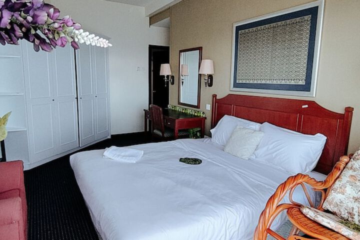 Room 77 of 650