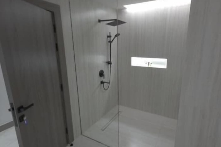 Room 10 of 11