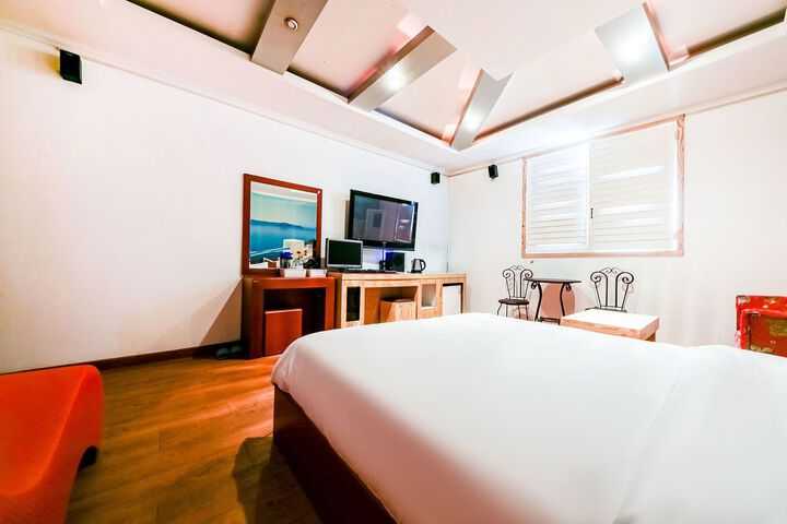Room 20 of 26
