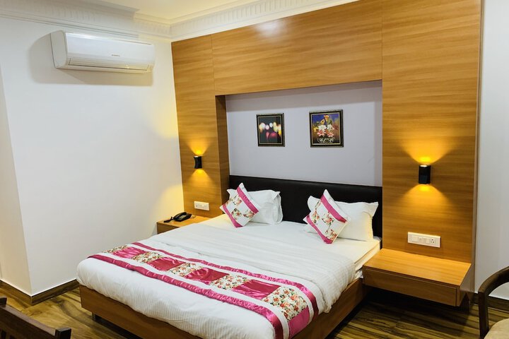 Room 10 of 25