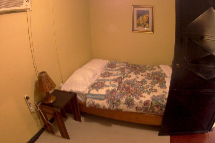 Room 11 of 40