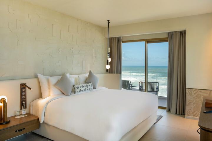 Room 4 of 51