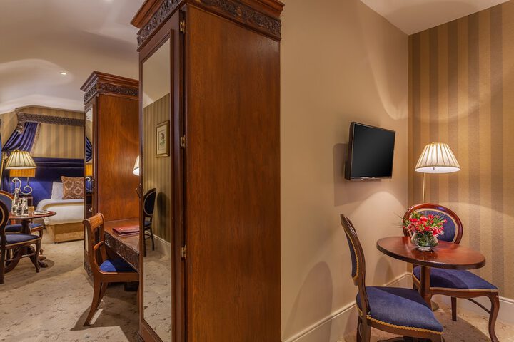 Room 29 of 103