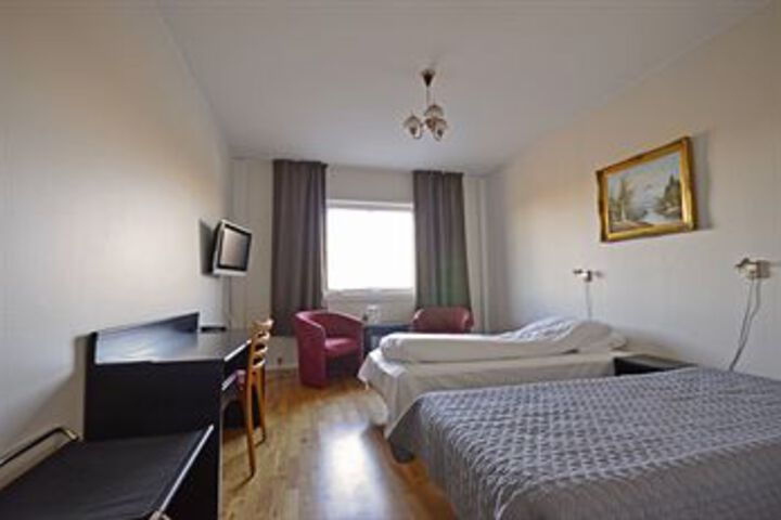 Room 13 of 30