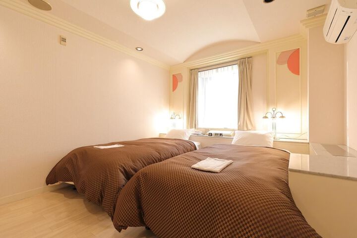 Room 14 of 40