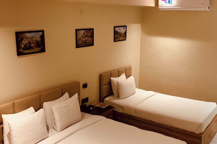 Room 17 of 53