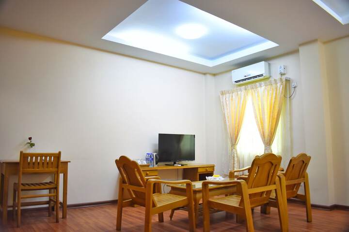 Room 9 of 38