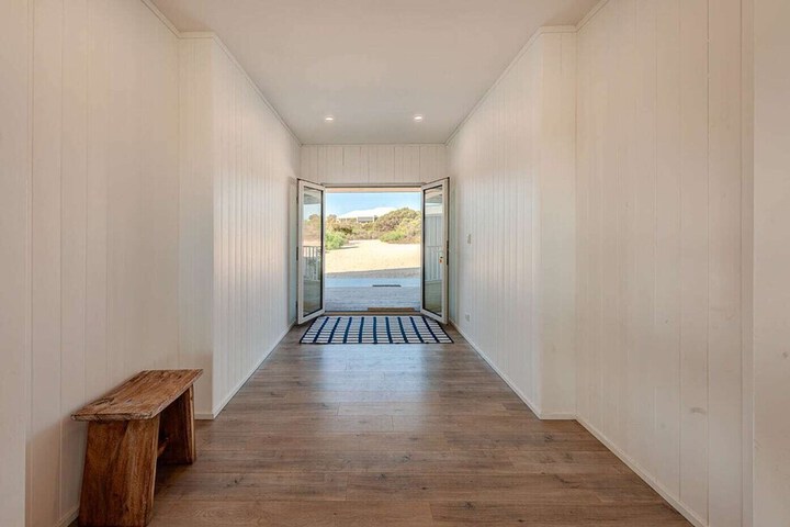 Ballroom/Hall 31 of 39