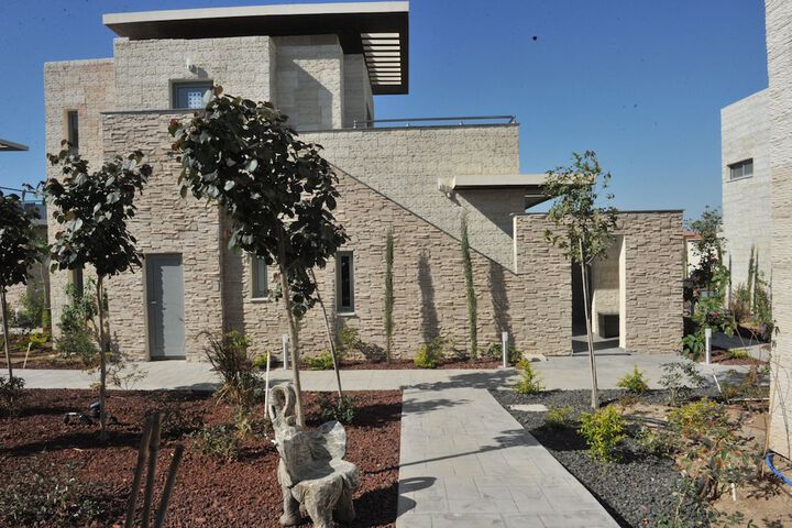 Hotel Exterior 61 of 70
