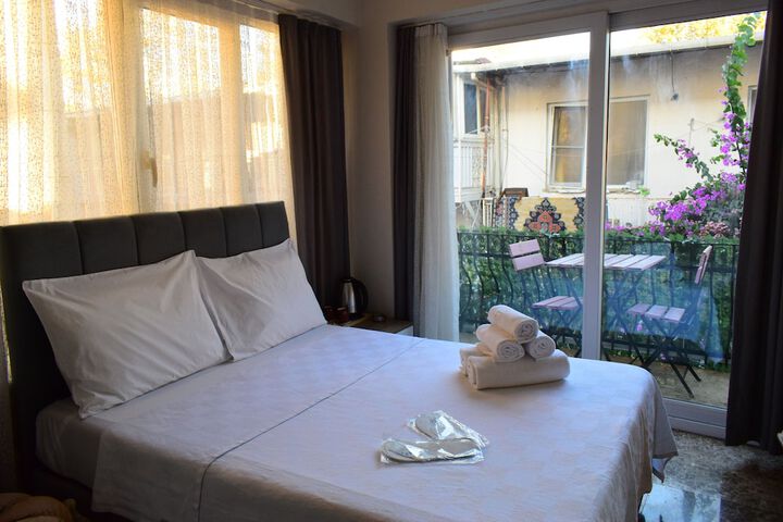 Room 4 of 27