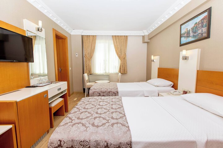 Room 33 of 97