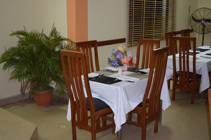 Dining 42 of 65
