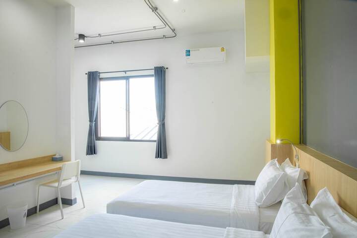 Room 8 of 25