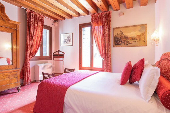 Room 2 of 46