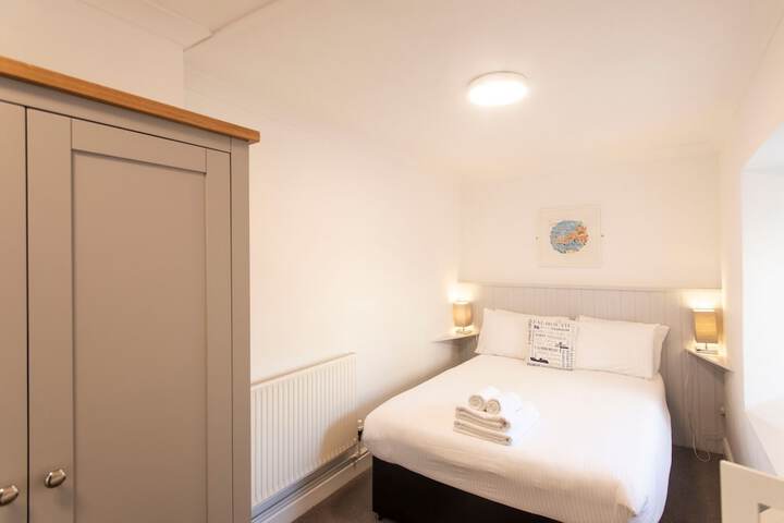 Room 32 of 134