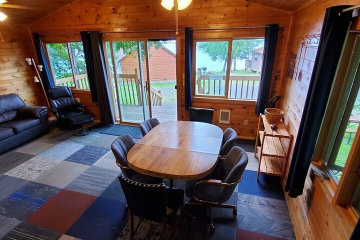 Room 43 of 195