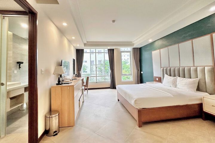 Room 8 of 14