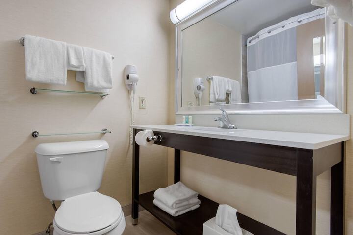 Room 20 of 32