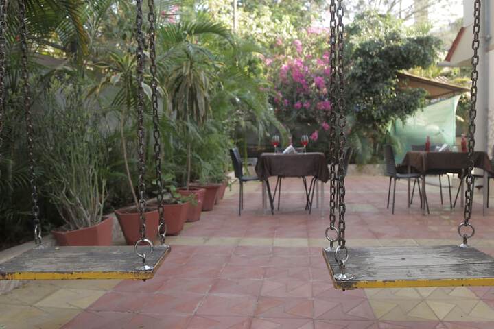 AROMA RETREAT
