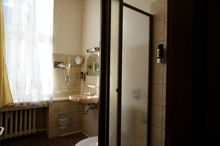 Room 46 of 71