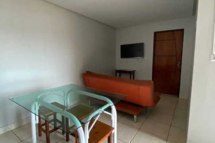 Room 6 of 9