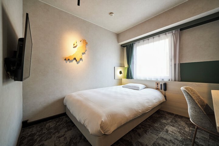 Room 15 of 28