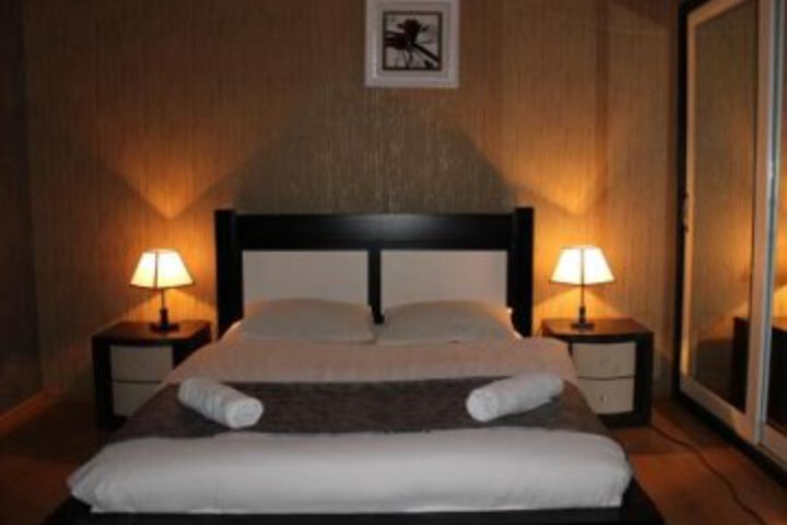 Room 6 of 32