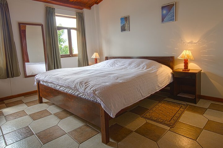 Room 4 of 34