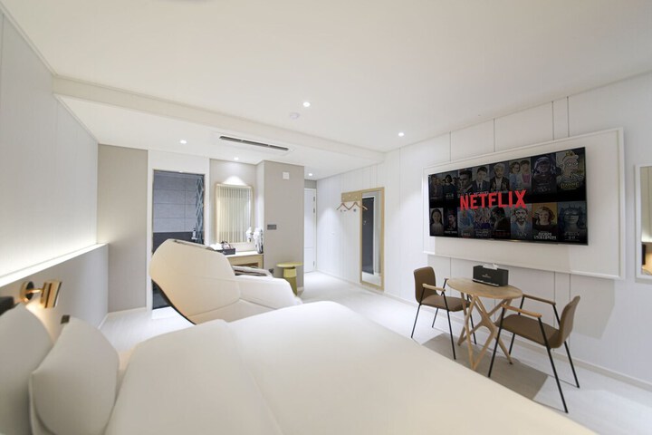 Room 8 of 39
