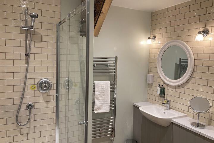 Room 12 of 23