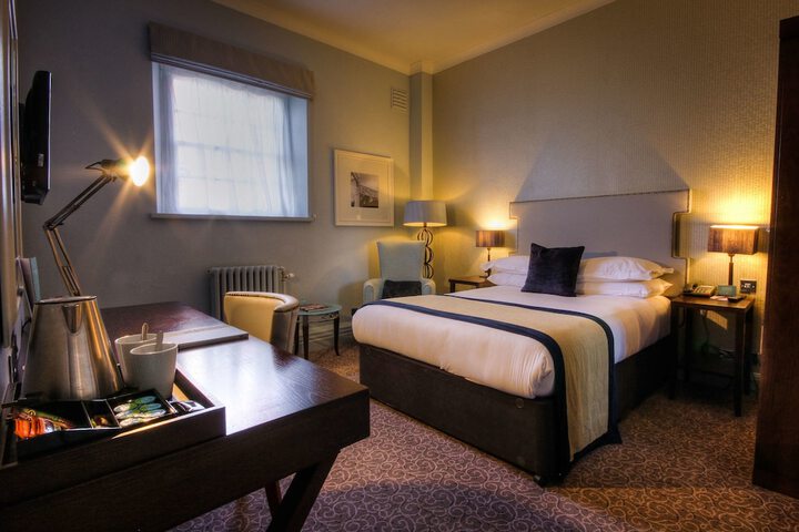 Room 10 of 108