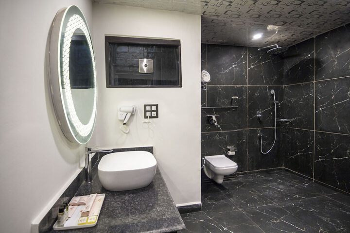 Room 8 of 13