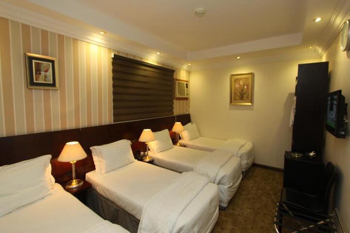 Room 2 of 5