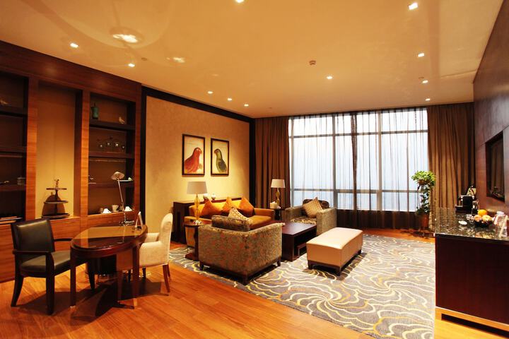 Room 3 of 53