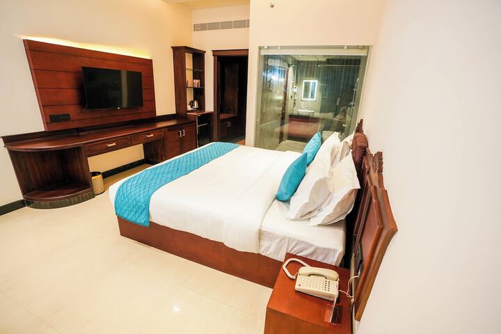 Room 4 of 10