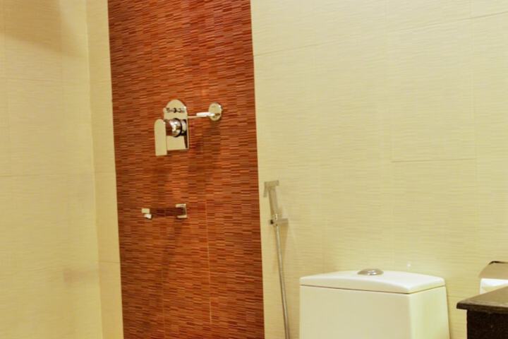 Room 16 of 39