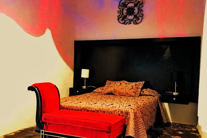 Room 16 of 44