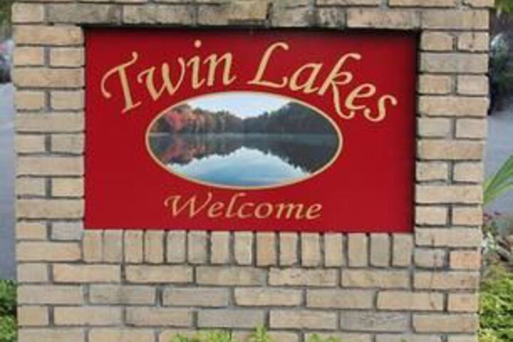 Photo of Twin Lakes Resort