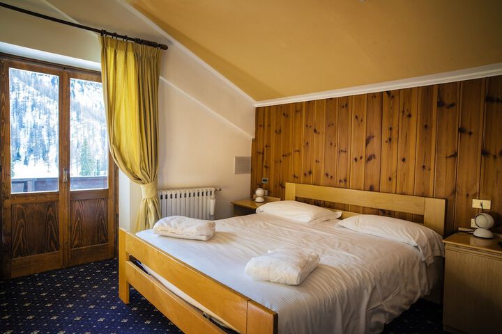 Room 2 of 47