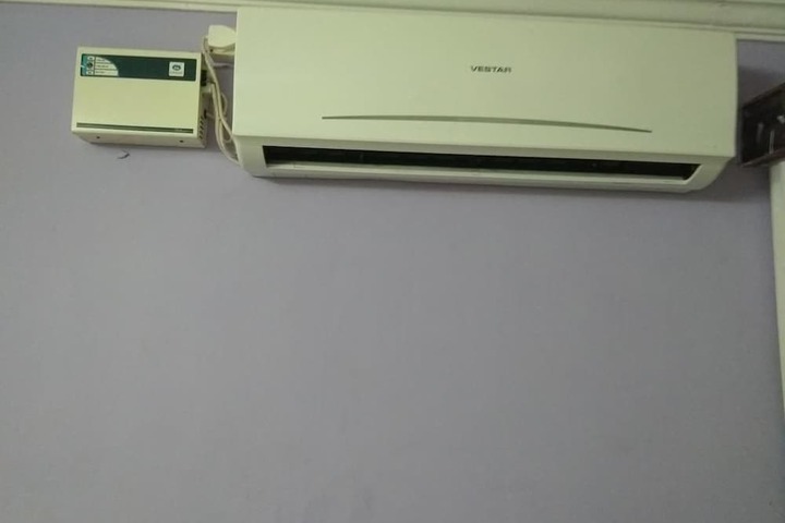 Room 3 of 10