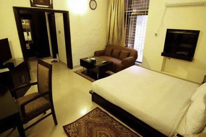 Room 6 of 21