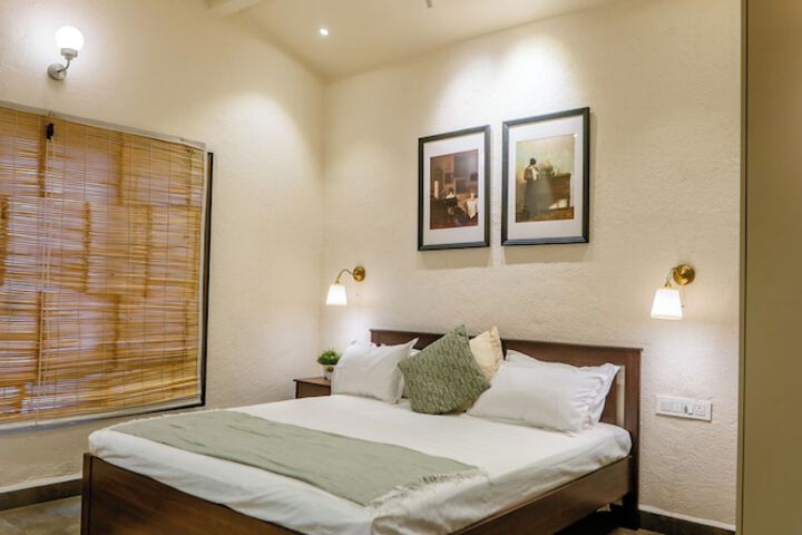 Room 3 of 83