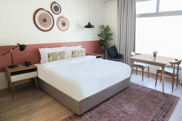 Room 18 of 29