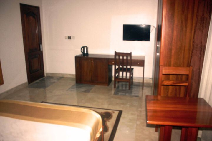 Room 8 of 24