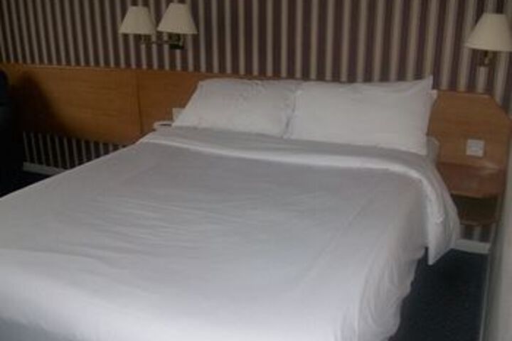 Room 3 of 12