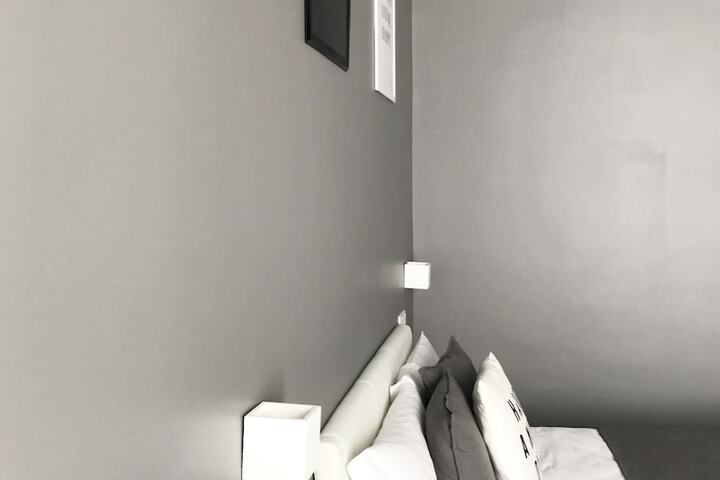 Room 28 of 37